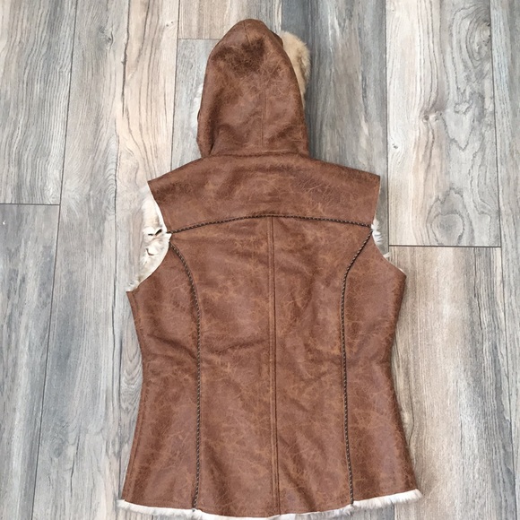 Cripple Creek Faux Fur Vest - Picture 4 of 9